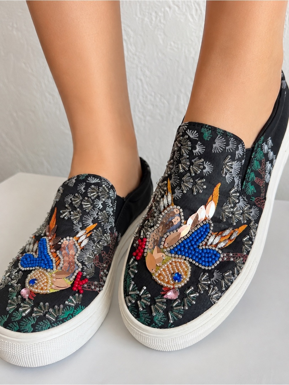 Steven Madden Beaded Bluebird Of Joy Happiness Prosperity Sneakers Size 6.5